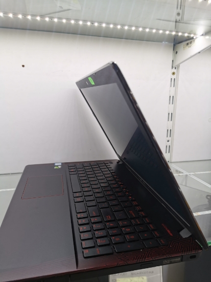 Imagine Asus X550VX i7-6700HQ  GeForce GTX 950M 8GB RAM 1TB HDD