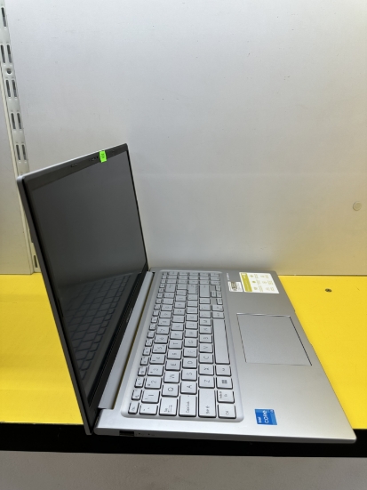 Imagine Asus VivoBook A1504ZA i3-1215U 8 GB SSD 256 GB