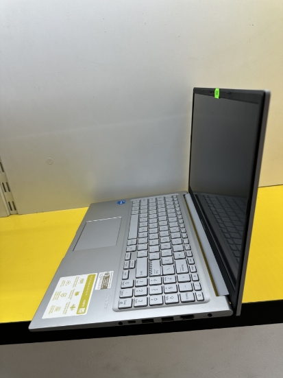 Imagine Asus VivoBook A1504ZA i3-1215U 8 GB SSD 256 GB