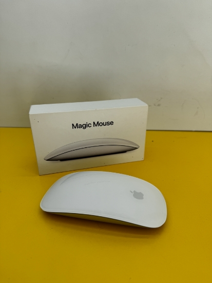 Imagine MACBOOK PRO 13 2022 M2    / 8 GB RAM / SSD 512 GB Magic Mouse cadou 