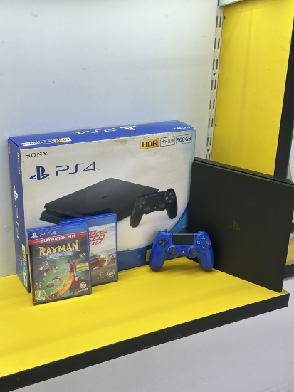 Imagine Consola Play Station 4 SLIM 500GB 1 Controller 2Jocuri