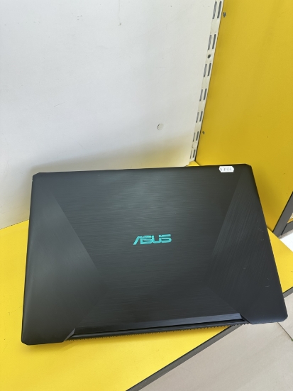 Imagine Asus VivoBook Ryzen 5 3500U 8 GB SSD 512 GB GTX 1050 4GB