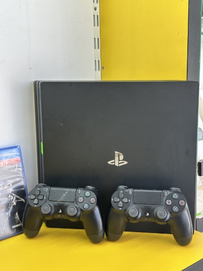 Imagine Consola PlayStation 4 PRO 1TB 2 Controllere