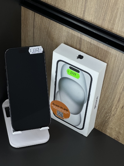 Imagine IPhone 15 (128) Baterie 93%