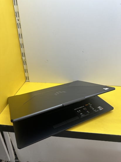 Imagine Asus Tuf A17 Amd Ryzen 5 7535HS/ 16GB RAM / SSD 512GB / Nvidia RTX 2050 4GB