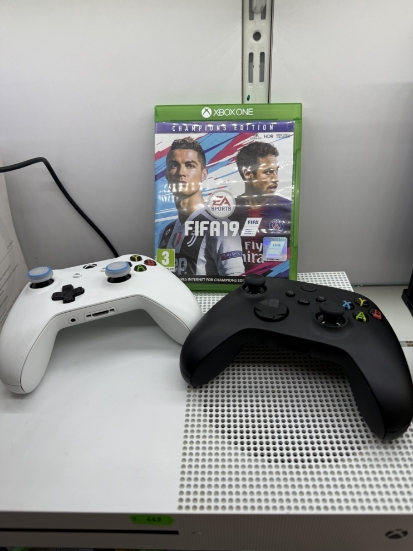 Imagine Consola Xbox One S 512GB 2 controllere 1 joc