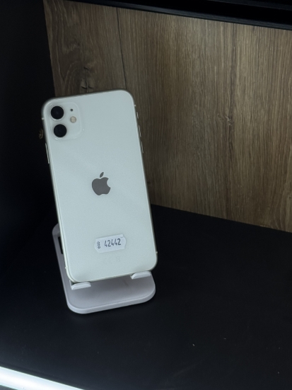 Imagine IPhone 11 (64) Baterie 99%  