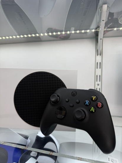 Imagine Consola XBOX Series S 1 controller 