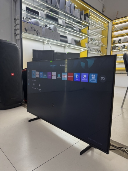 Imagine Televizor Samsung Crystal UHD DU7100 108cm