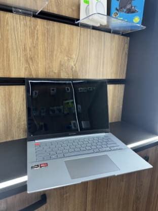Imagine ASUS Vivobook m5402 AMD RYZEN 7 6800H/ 16GB RAM/ SSD 512GB	