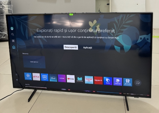 Imagine Televizor Samsung LED 43DU7172 108 cm Smart TV 4K UHD