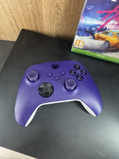 Imagine Consola Xbox One X 500GB  
