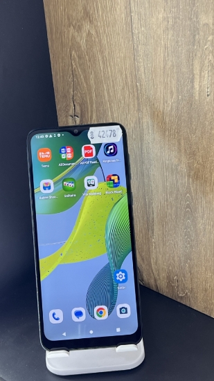 Imagine Motorola E13 64GB