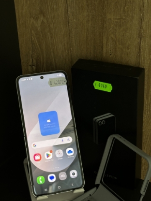 Imagine Samsung Galaxy Z Flip 6 5G 256GB 12GB RAM 