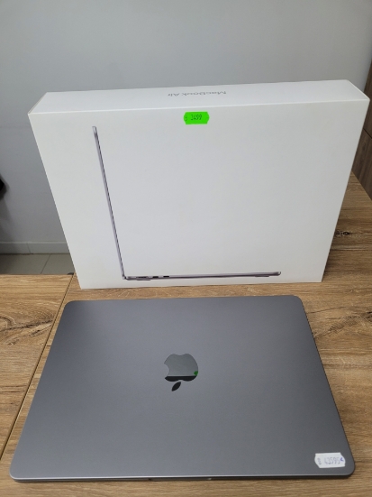 Imagine MACBOOK AIR 13.6'' 2022  M2    / 16 GB RAM / SSD 256GB baterie 100% , 37 incarcari