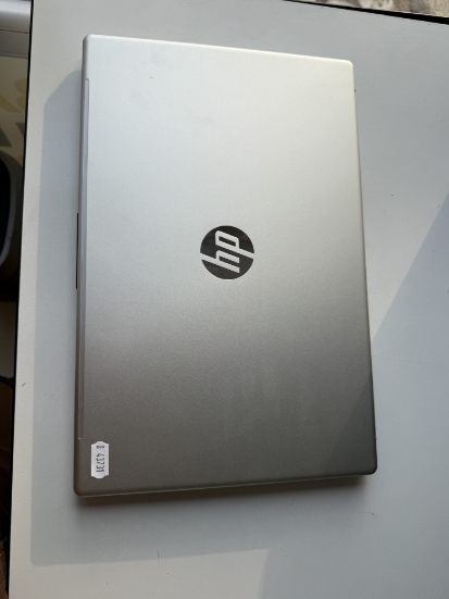 Imagine Laptop HP 15-fc0018nq Ryzen 5 7520U 16 GB SSD 512 