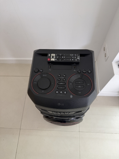 Imagine LG XBOOM RNC7