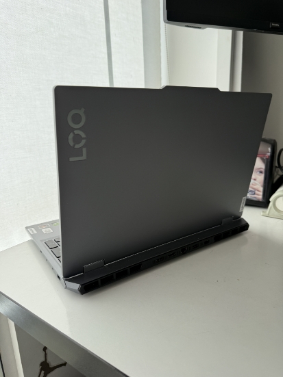 Imagine Lenovo Gaming LOQ 15 AMD Ryzen 5 7235HS FHD 24 GB SSD 512 GB RTX 3050 6 GB