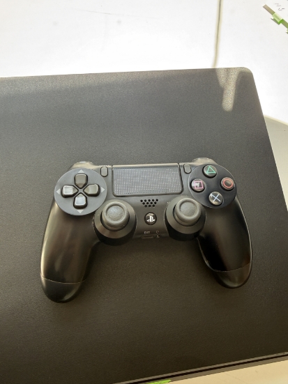 Imagine PlayStation 4 Slim 1 TB