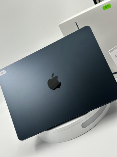 Imagine MacBook Air A2681 M2 16GB DDR5 256 GB 95% 125 cicluri